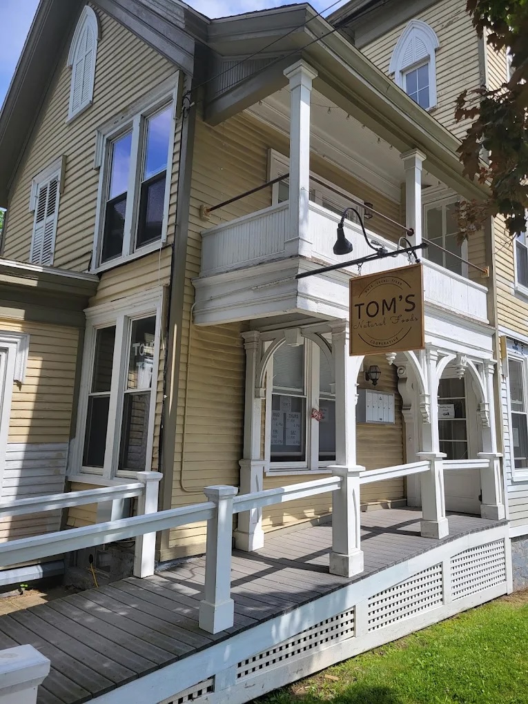 Tom's Natural Foods Storefront